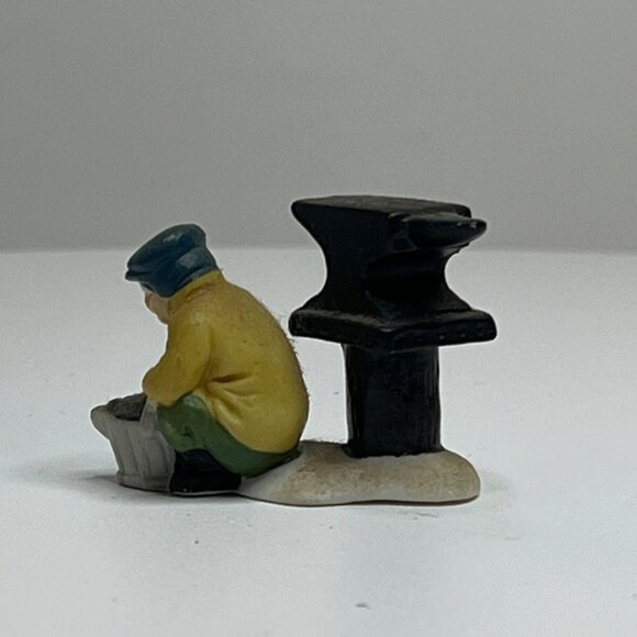 Dept 56 Blacksmith Set - Boy - Dickens Village Loose Figurine from 1987 - Picture 4 of 6